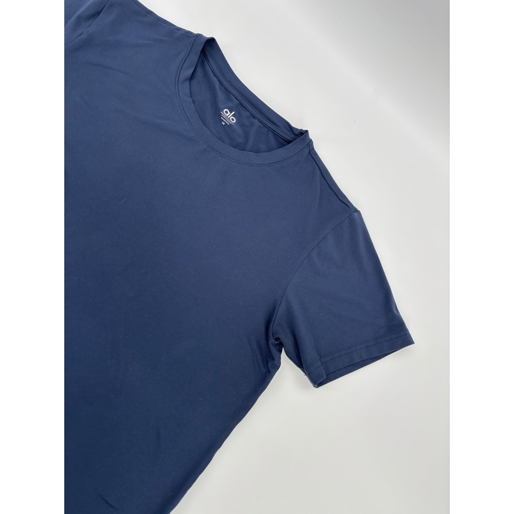 Alo Yoga Mens Navy Blue Short Sleeve Crewneck Performance T-Shirt Size M RN87370